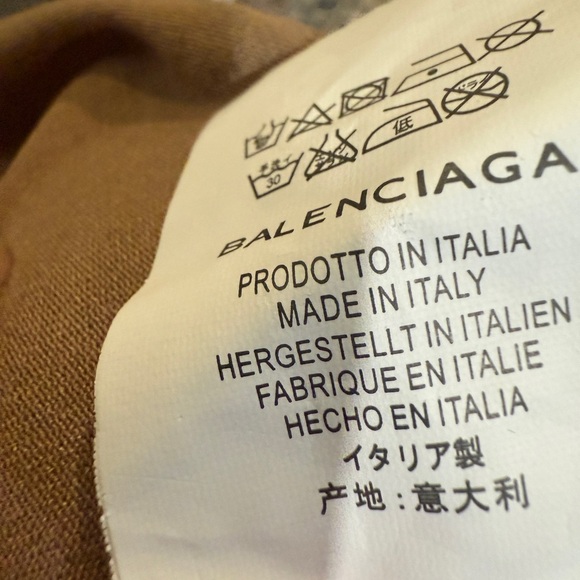 Fashion design like Balenciaga light Brown Logo Print Long Sleeve Shirt - Picture 7 of 12